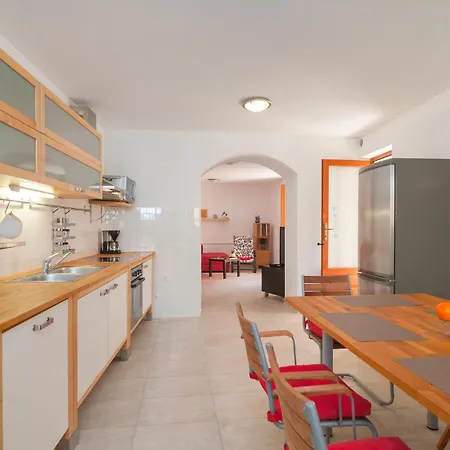 Beautiful In With House Sea View بيت للعطل