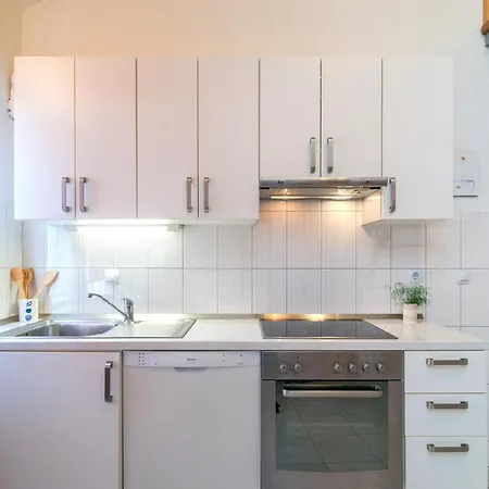 Beautiful In With House Sea View بوتشيتشا