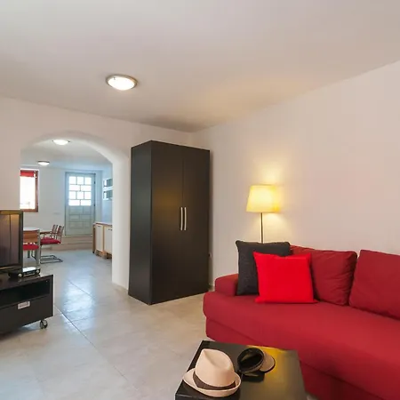 Holiday home Gorgeous In With House Sea View Pucisca
