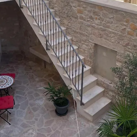 Beautiful In With House Sea View بيت للعطل
